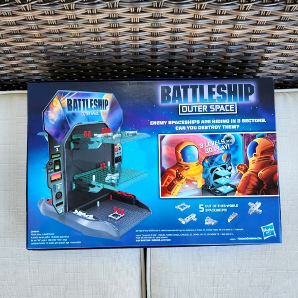 Hasbro Battleship Outer Space 3D Battle for the Universe - Picture 5 of 6
